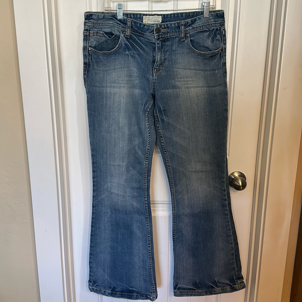 Maurice’s Molly flare jeans size 13/14 in great condition jeans are bell bottom